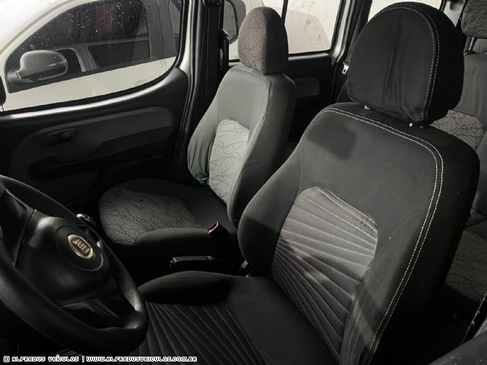 Fiat DOBLO ATTRACTIVE 7 LUGARES 2014/2015